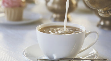 Twinings<sup>®</sup> Manzanilla y miel latte